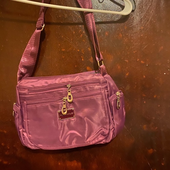 Purses guess Tommy make up cases for airports and - Picture 5 of 9